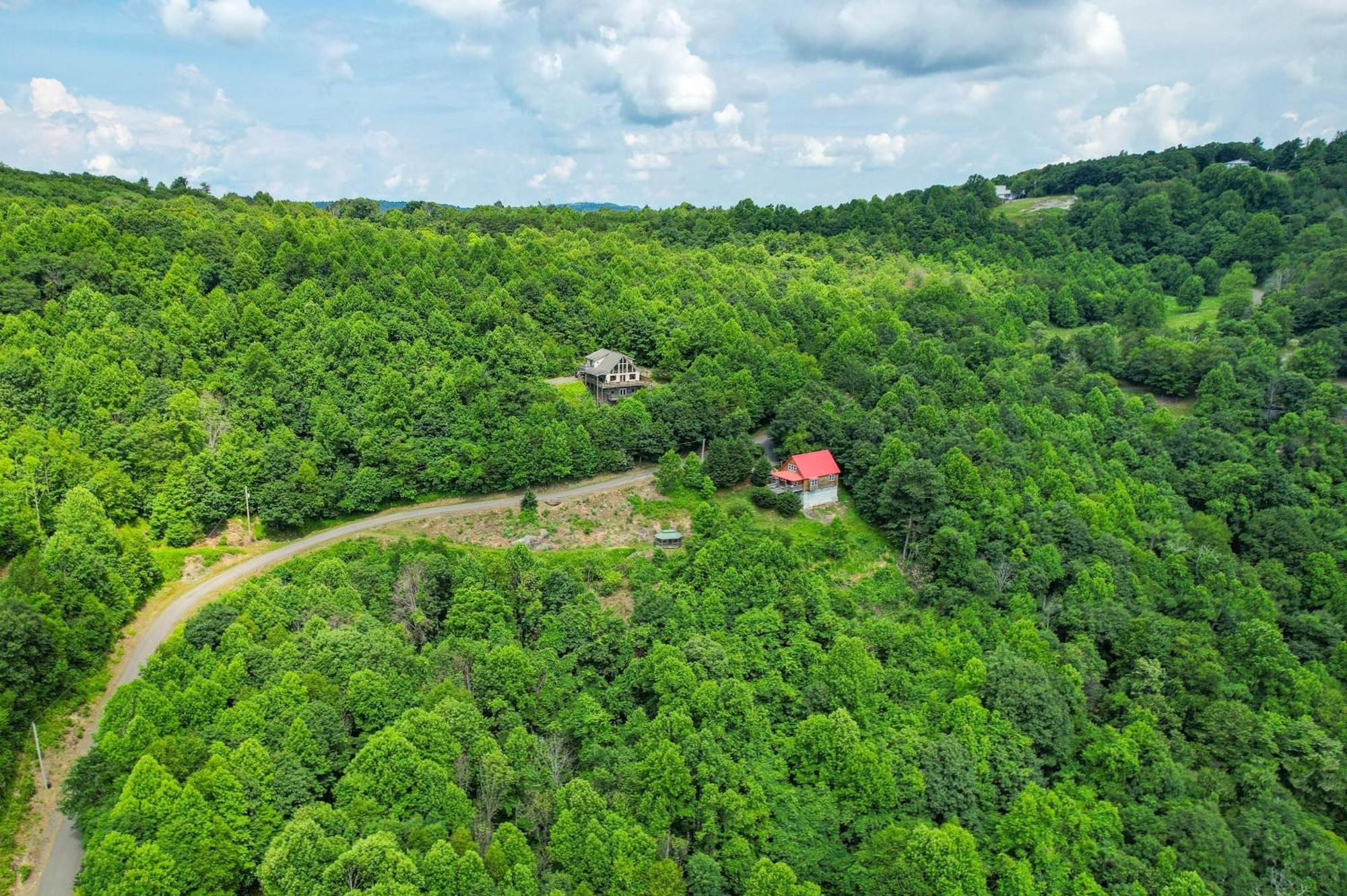 Warm And Cozy Cabin With Deck On Top Of The Blue Ridge Fancy Gap Exterior photo